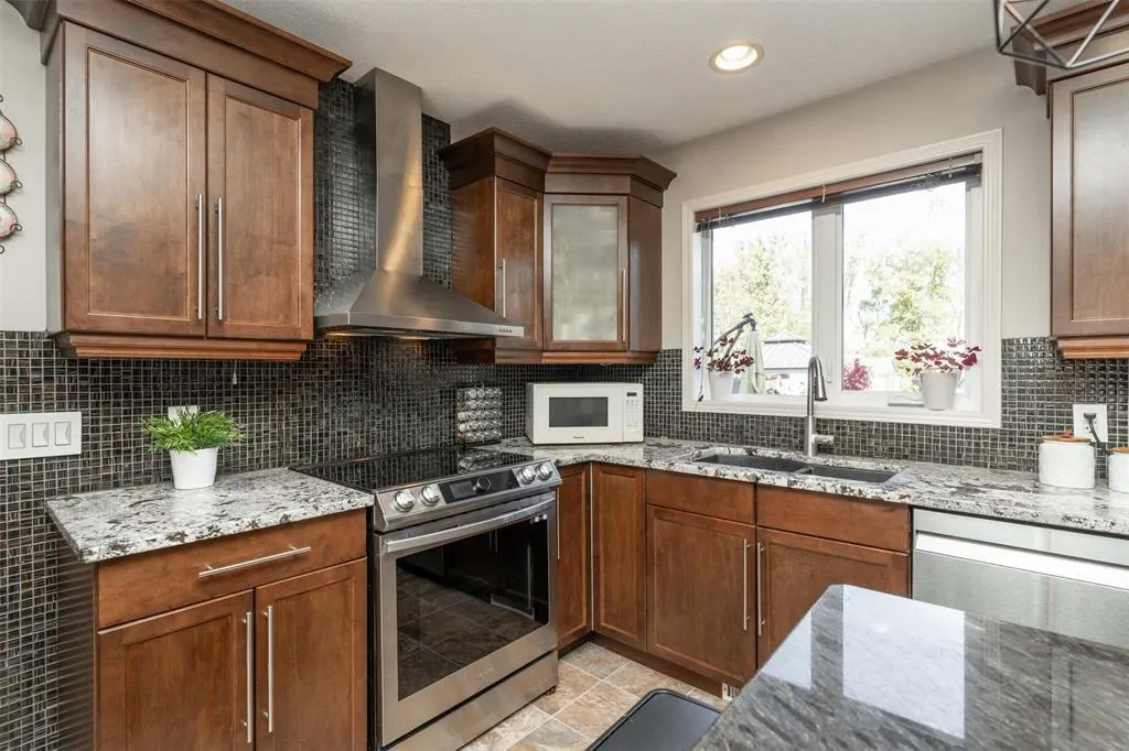 107 Mardena Crescent