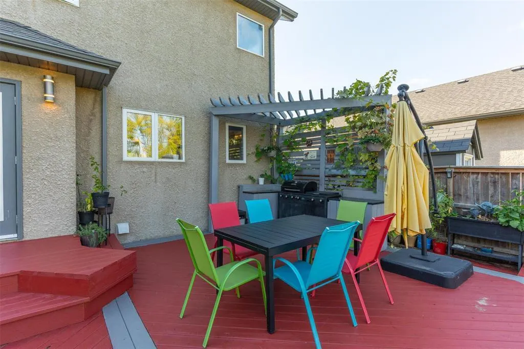 107 Mardena Crescent