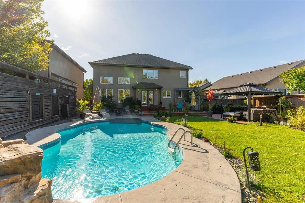 107 Mardena Crescent
