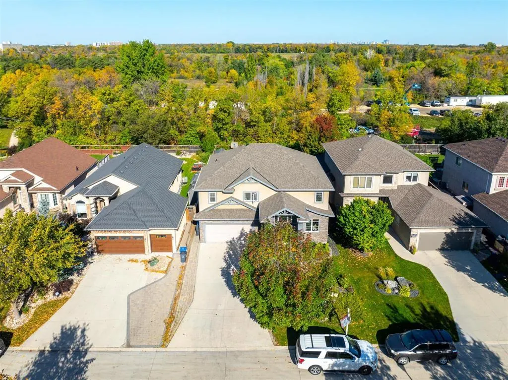 107 Mardena Crescent