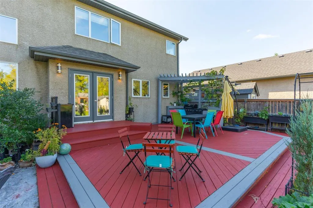 107 Mardena Crescent