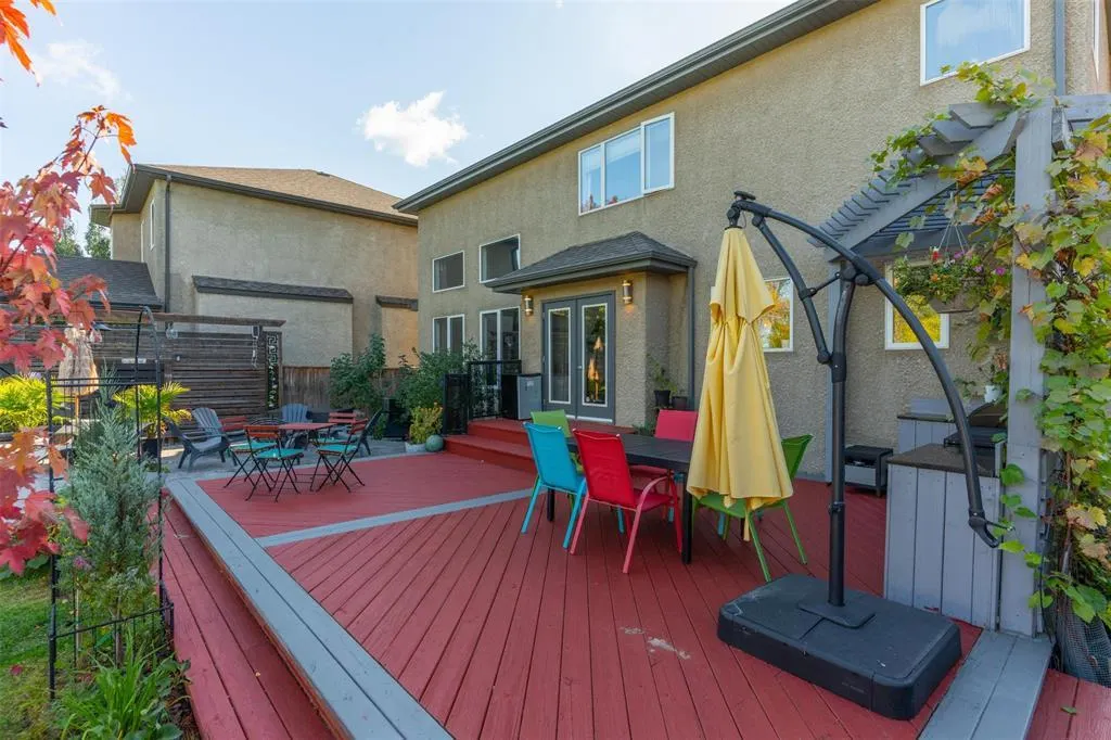 107 Mardena Crescent