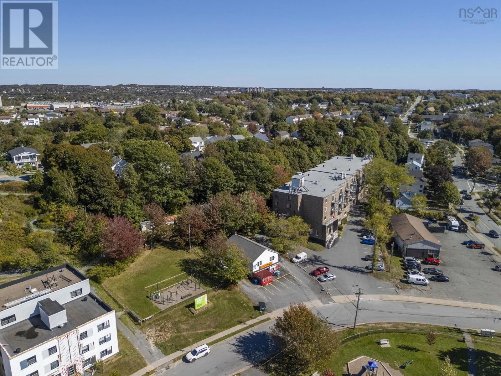 16 6 Lakefront Road
