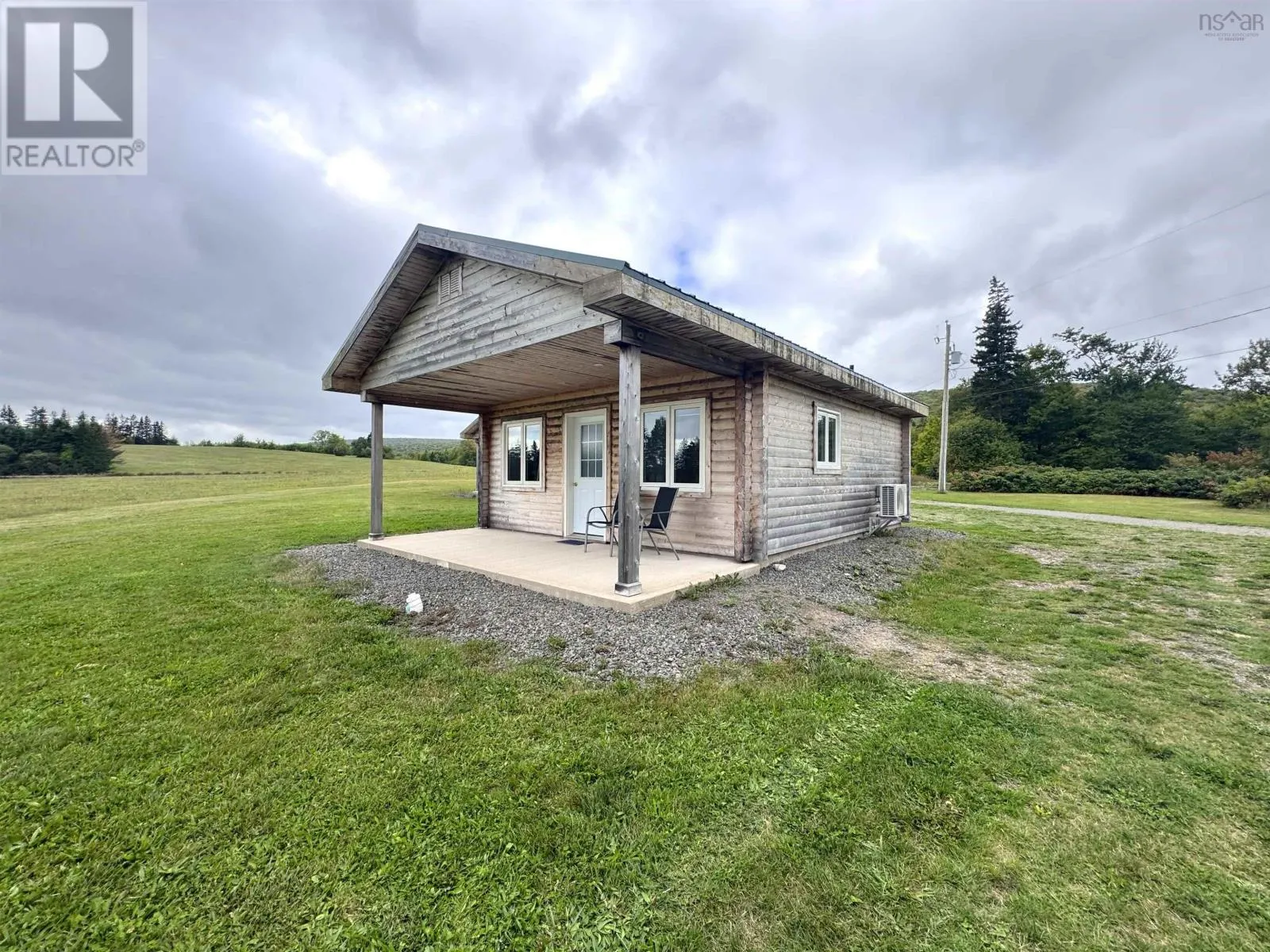 1047 West Side Middle River Road