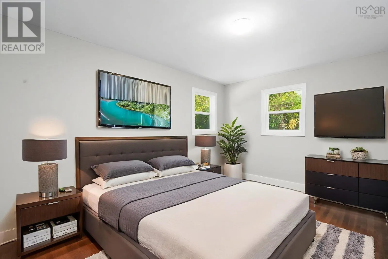 29 Kent Avenue