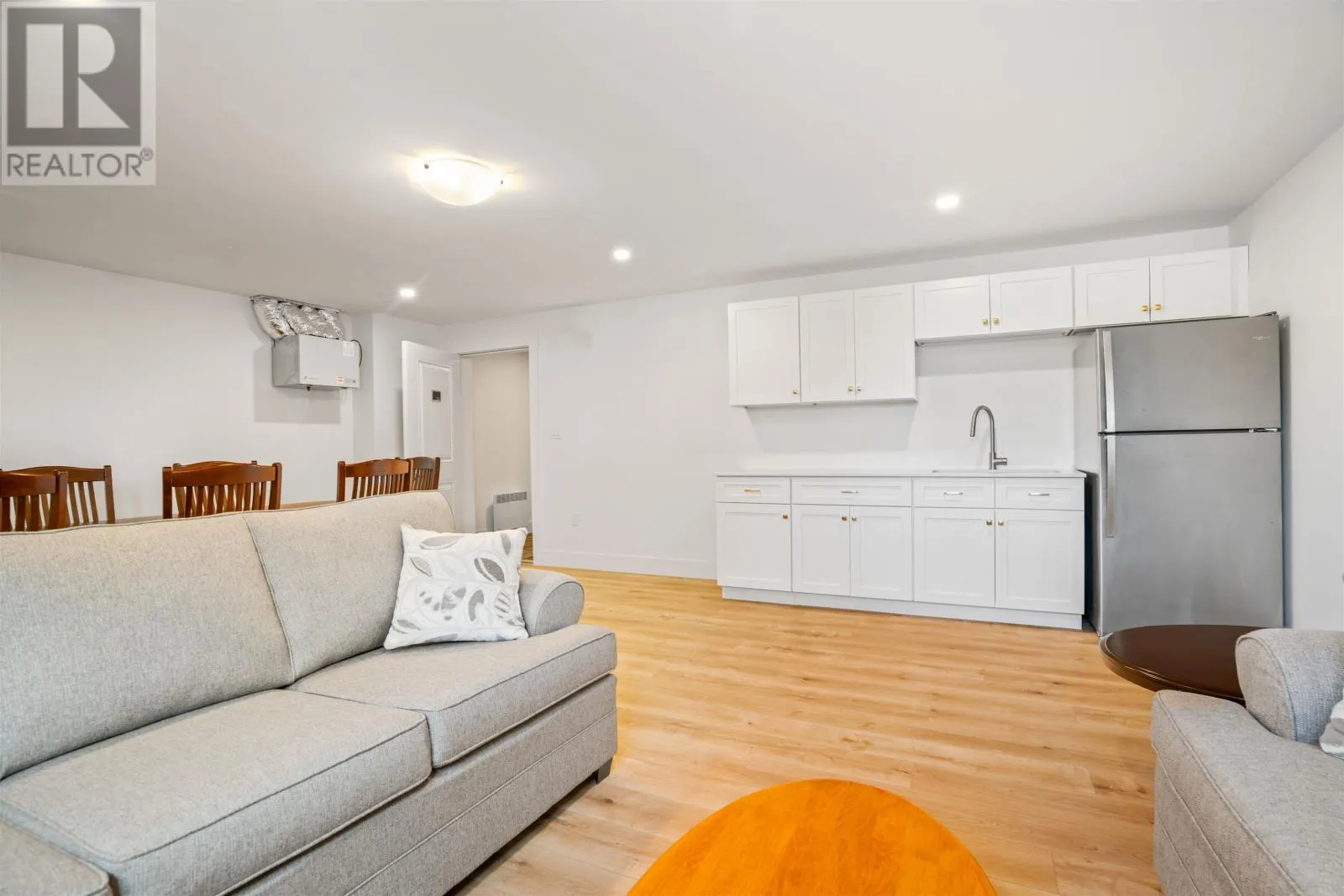 302 19719 Rte 2 Highway|Churchill Condominium