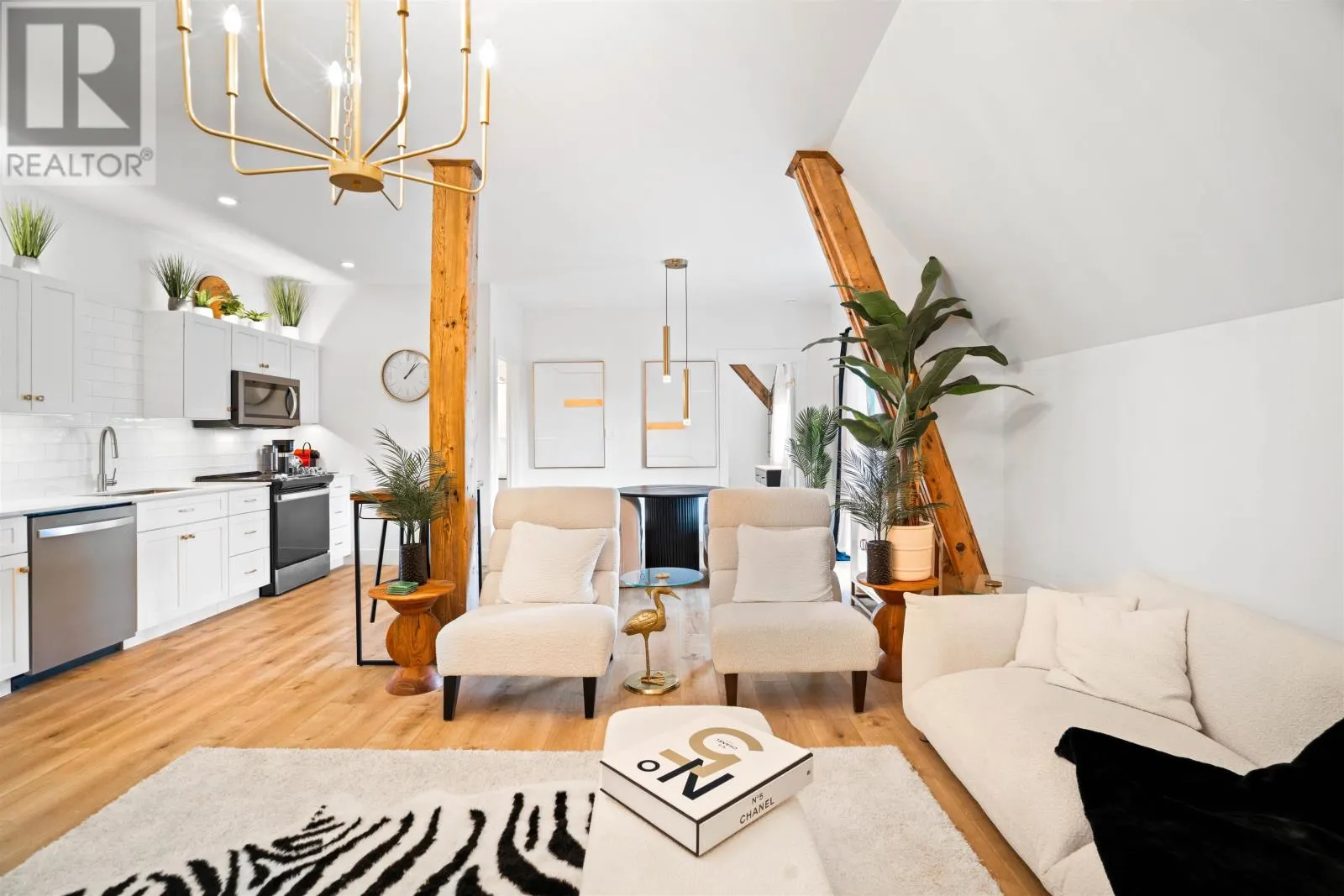 302 19719 Rte 2 Highway|Churchill Condominium