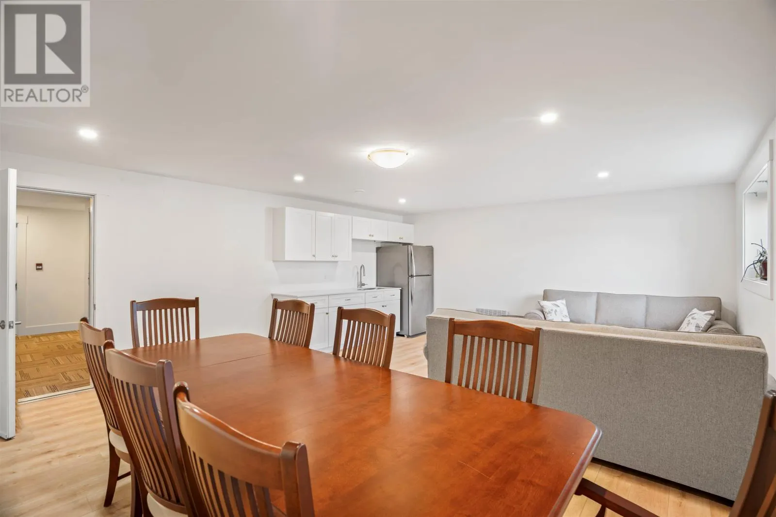 302 19719 Rte 2 Highway|Churchill Condominium