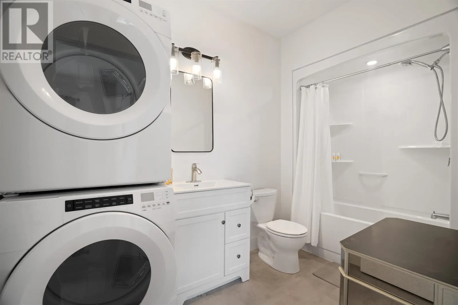 302 19719 Rte 2 Highway|Churchill Condominium