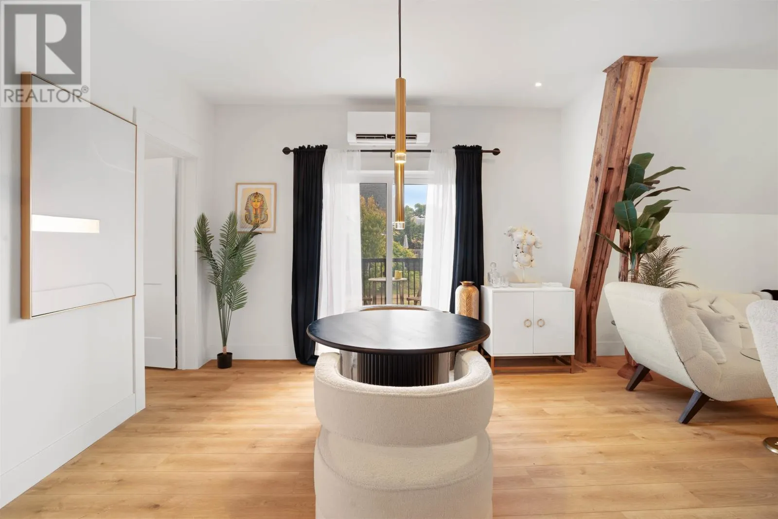 302 19719 Rte 2 Highway|Churchill Condominium