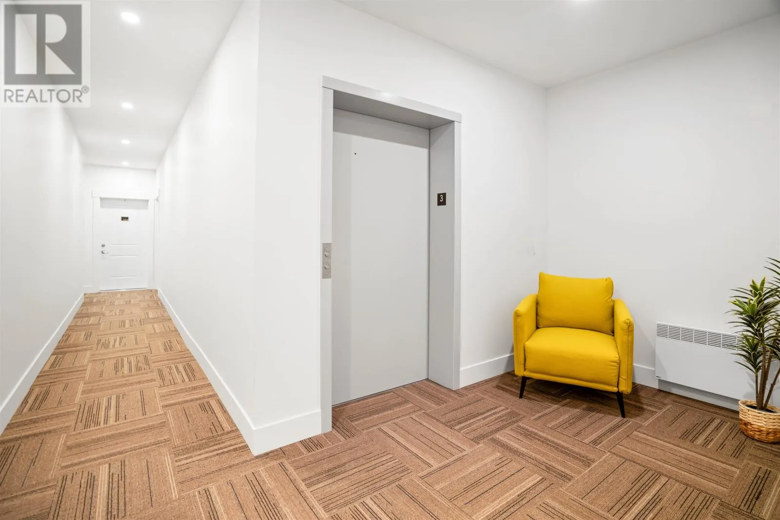 302 19719 Rte 2 Highway|Churchill Condominium