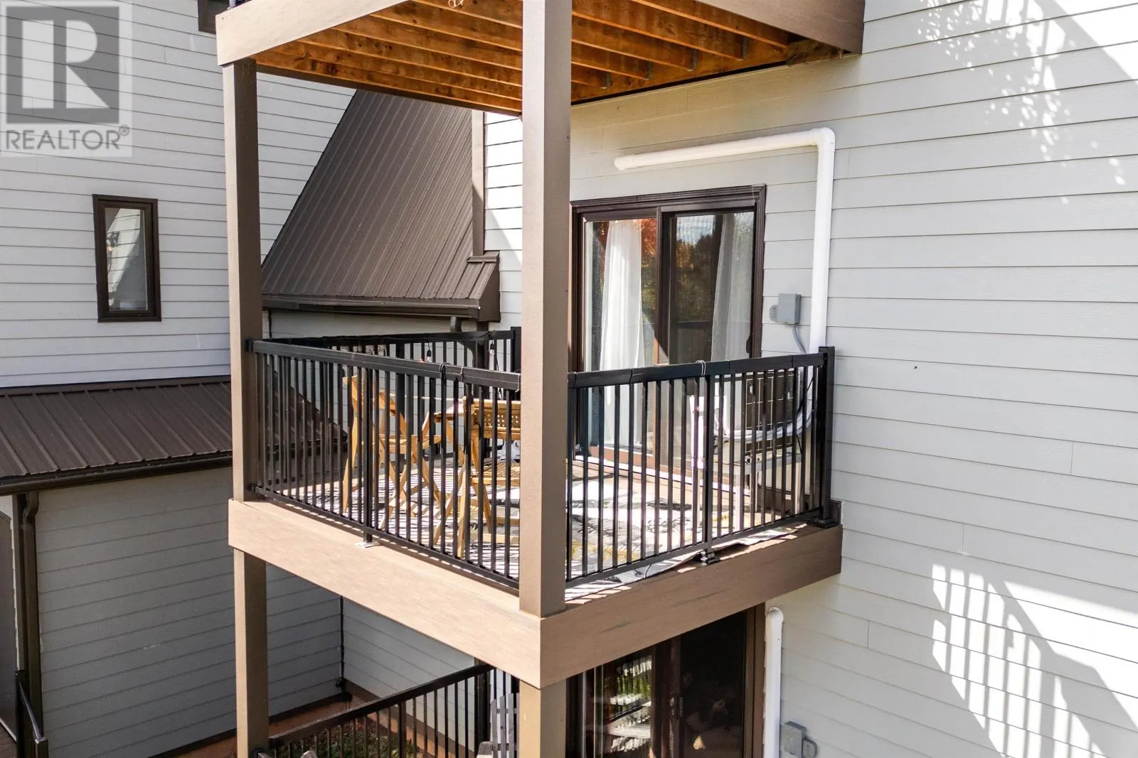 302 19719 Rte 2 Highway|Churchill Condominium