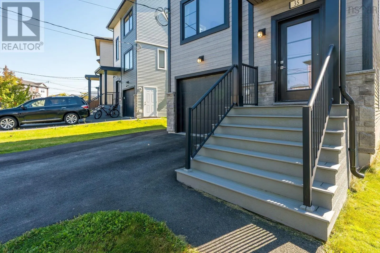 35 Onyx Crescent