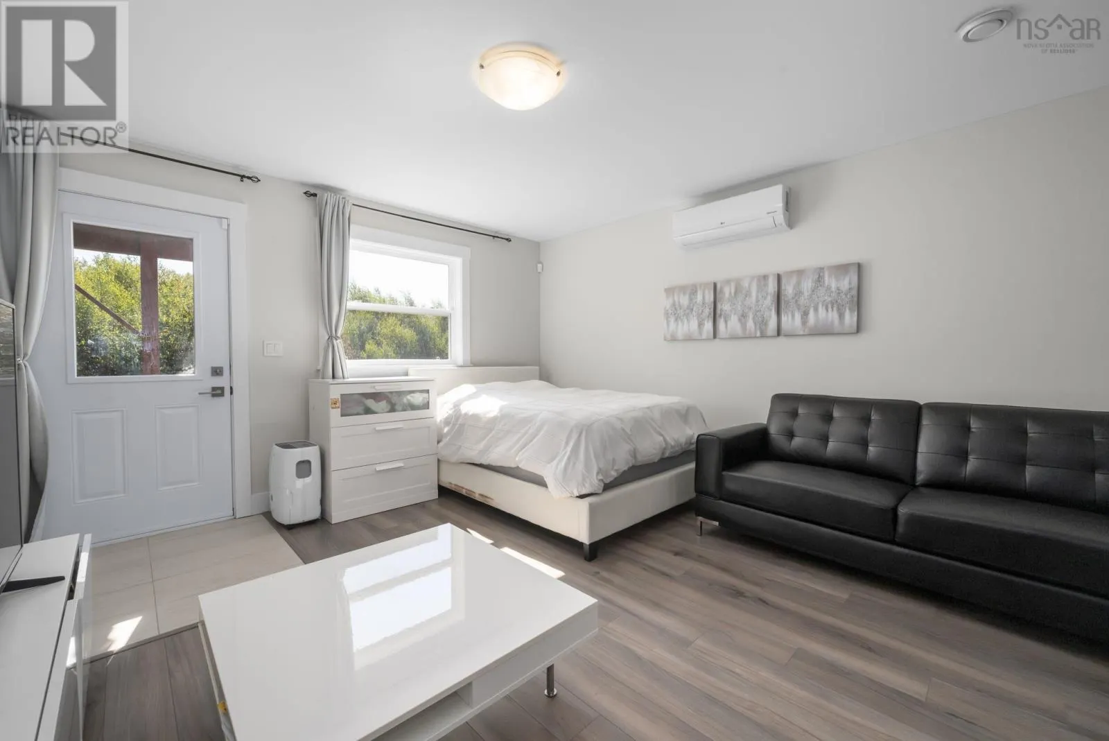 35 Onyx Crescent