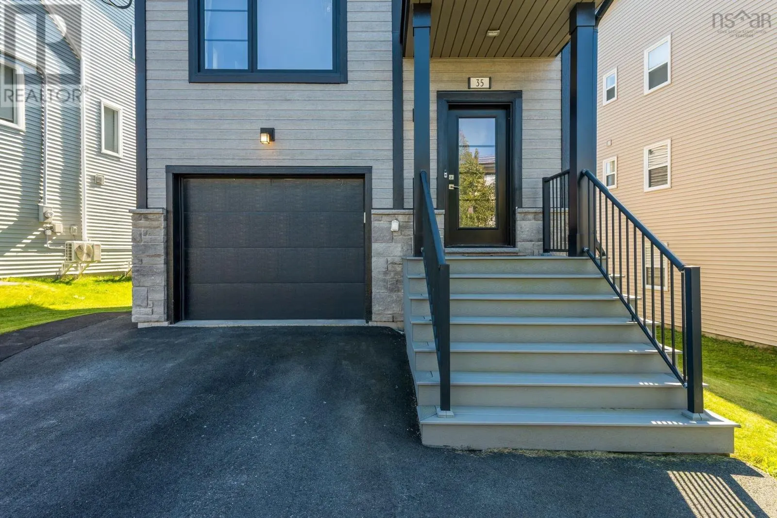 35 Onyx Crescent