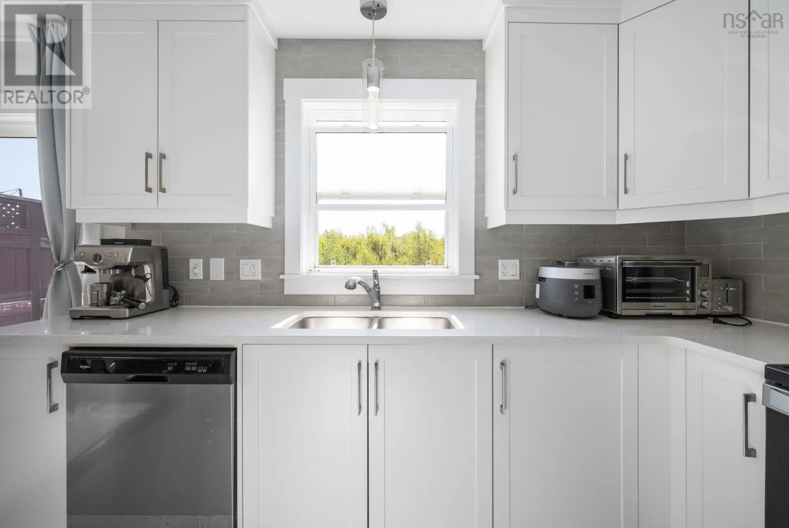 35 Onyx Crescent