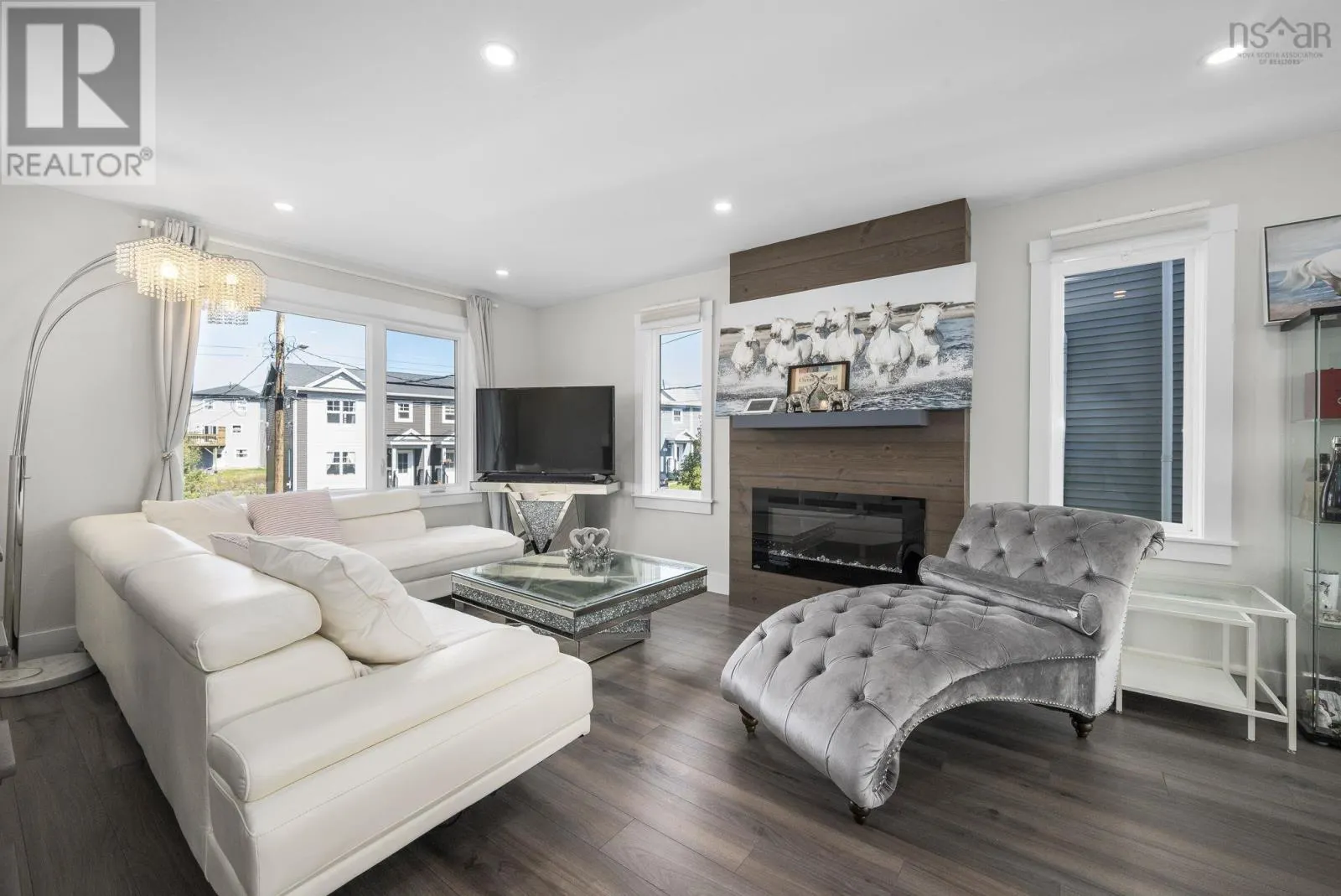 35 Onyx Crescent