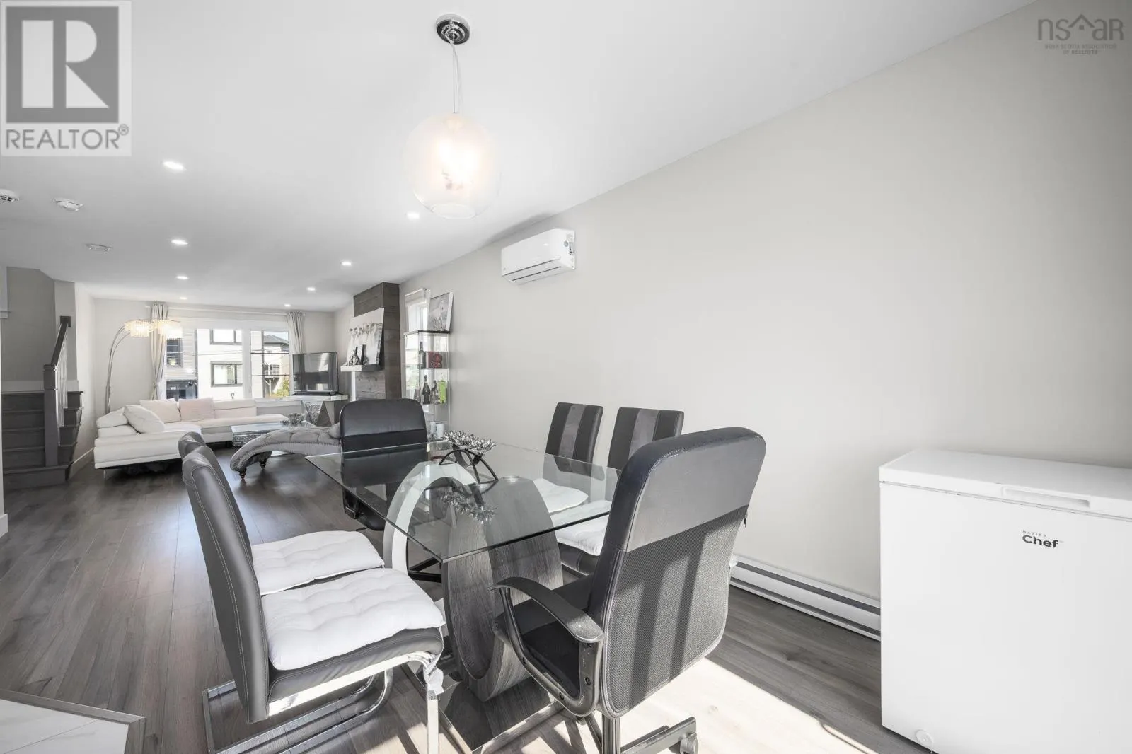 35 Onyx Crescent