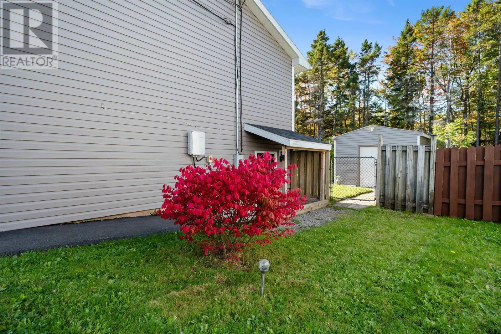 82 Sunnyvale Crescent
