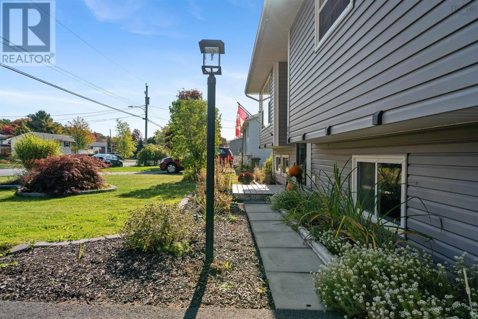 82 Sunnyvale Crescent
