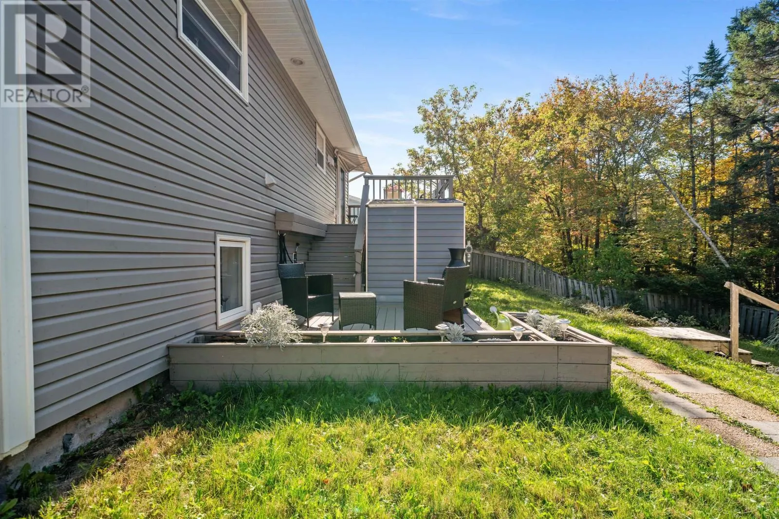 82 Sunnyvale Crescent
