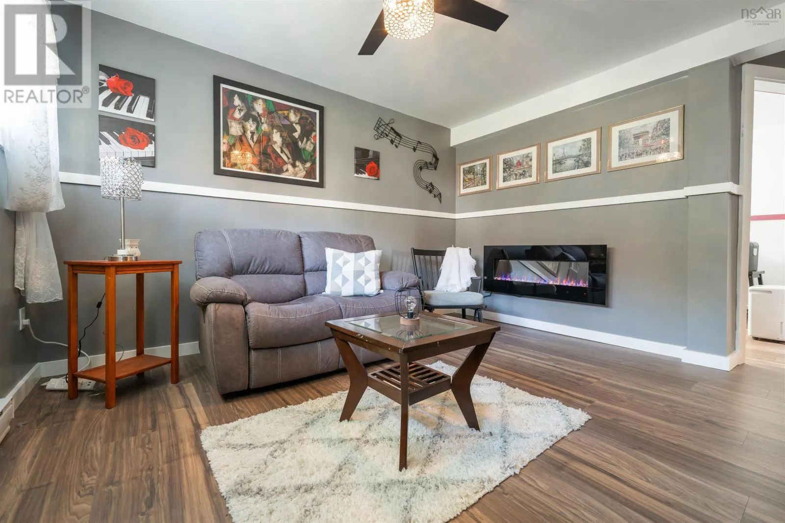 82 Sunnyvale Crescent
