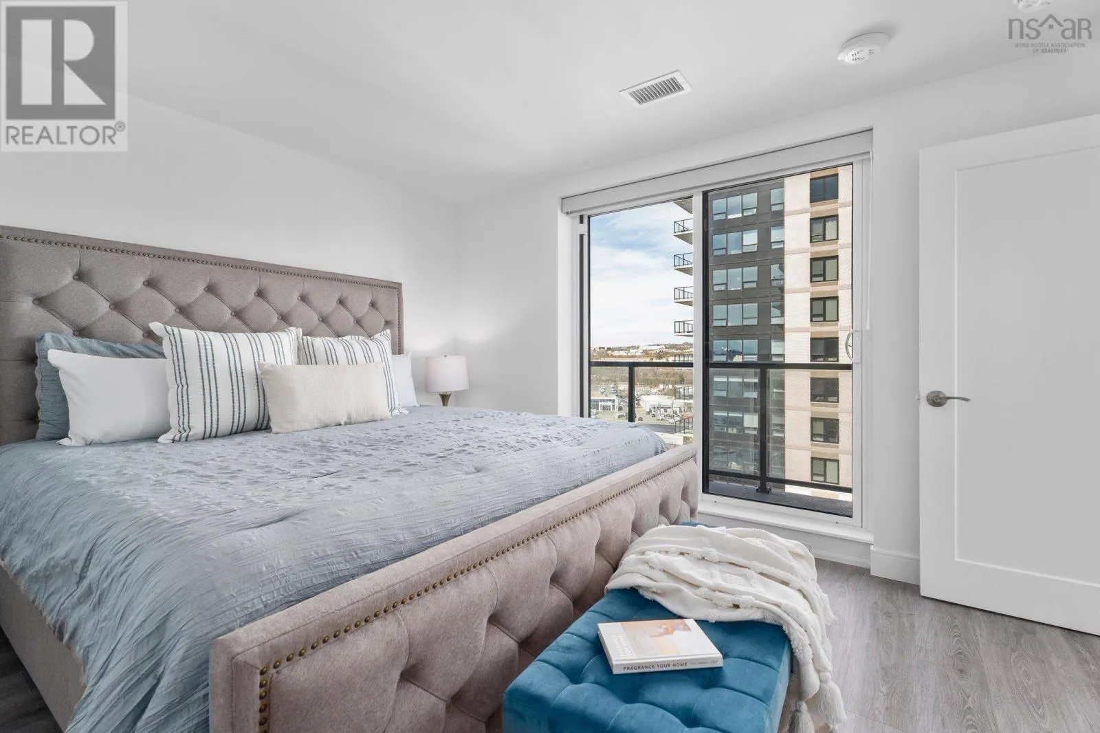 1205 72 Seapoint Road