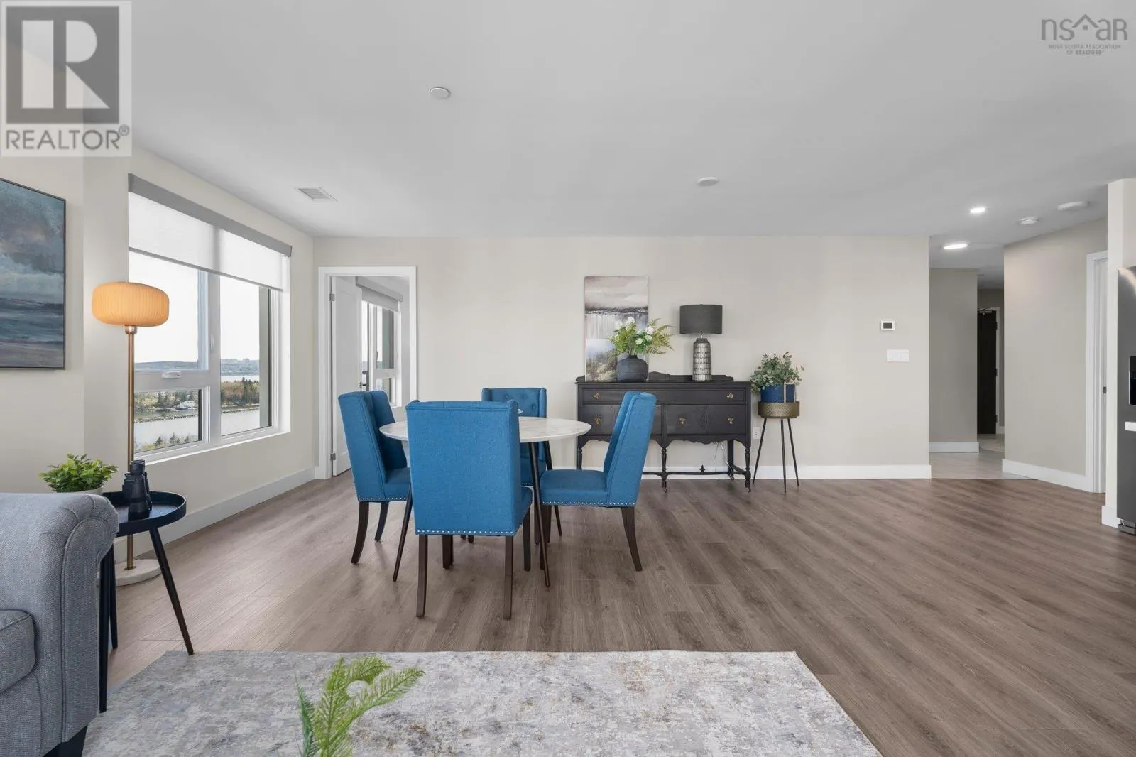 1205 72 Seapoint Road