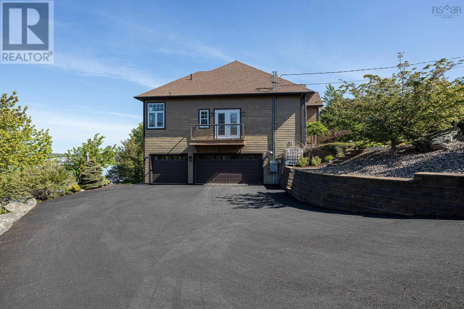16 Joan Elizabeth Way