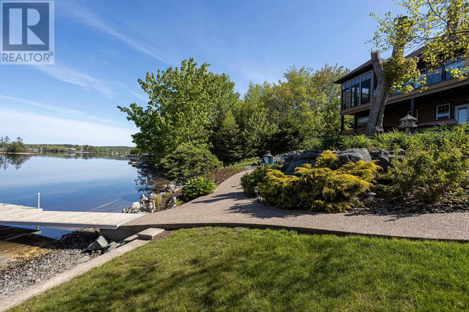 16 Joan Elizabeth Way