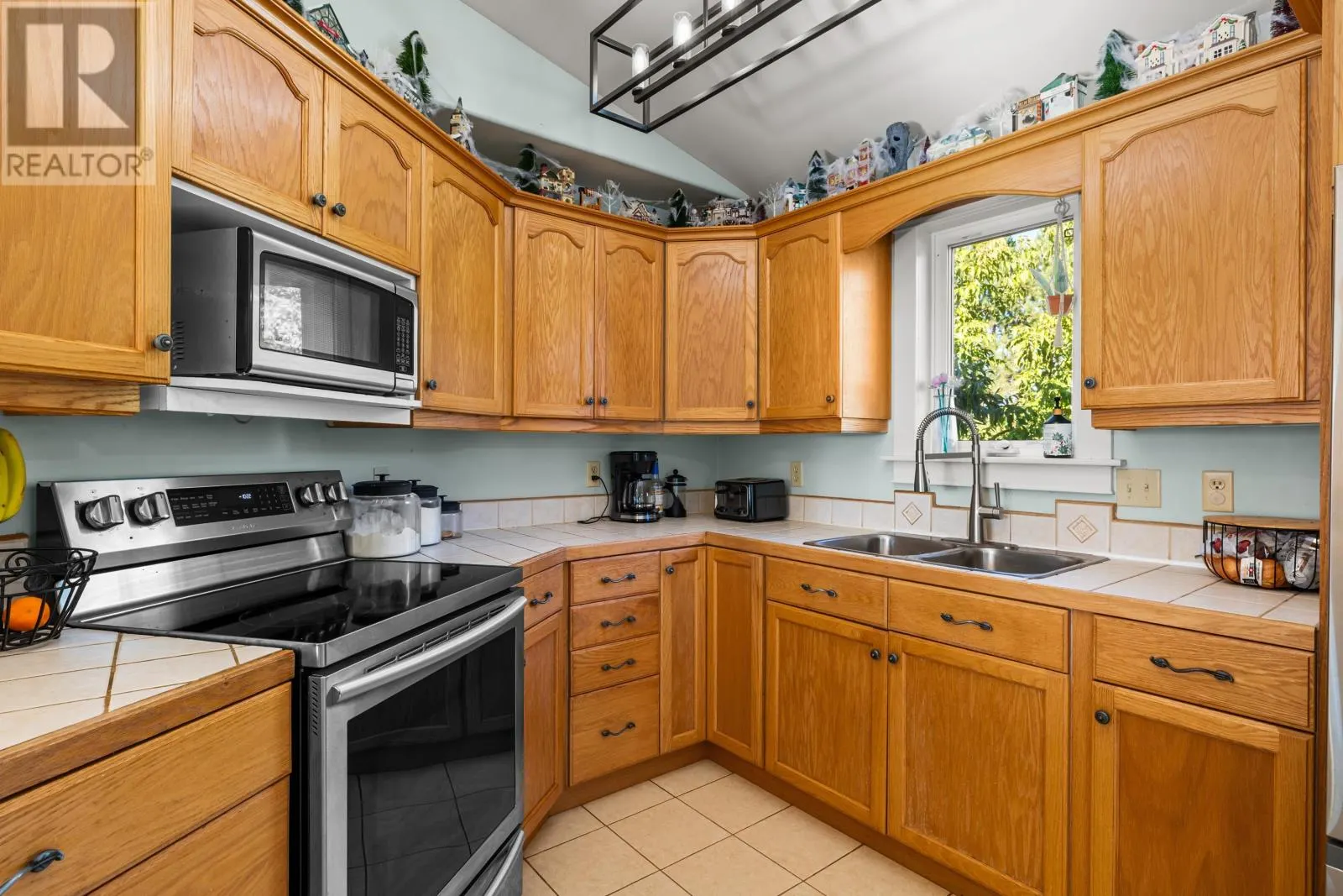 91 Lady Slipper Drive