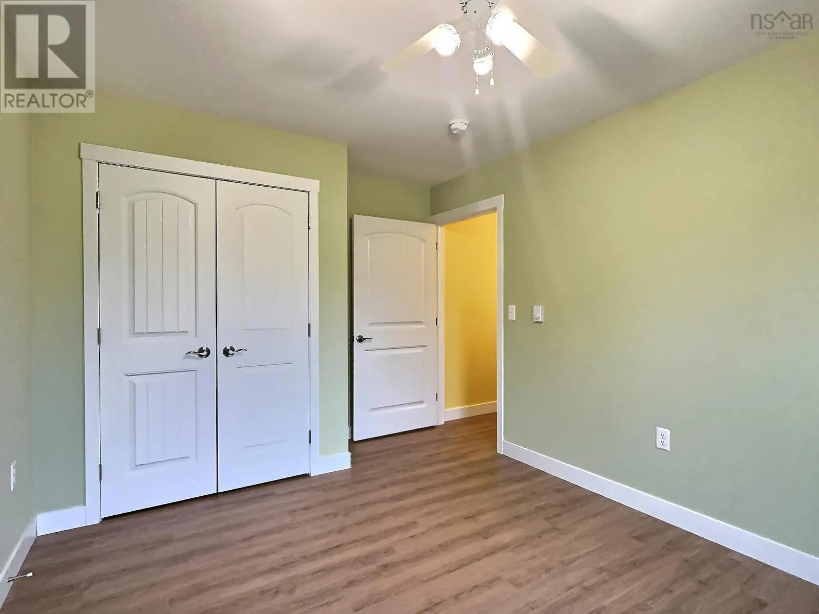 863 Gray Road|Livia Meadows