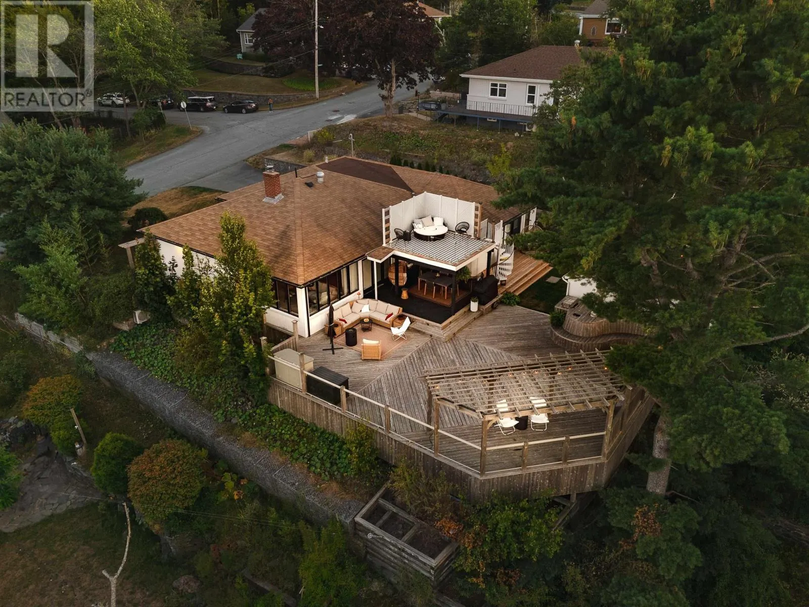 9 Lynwood Drive