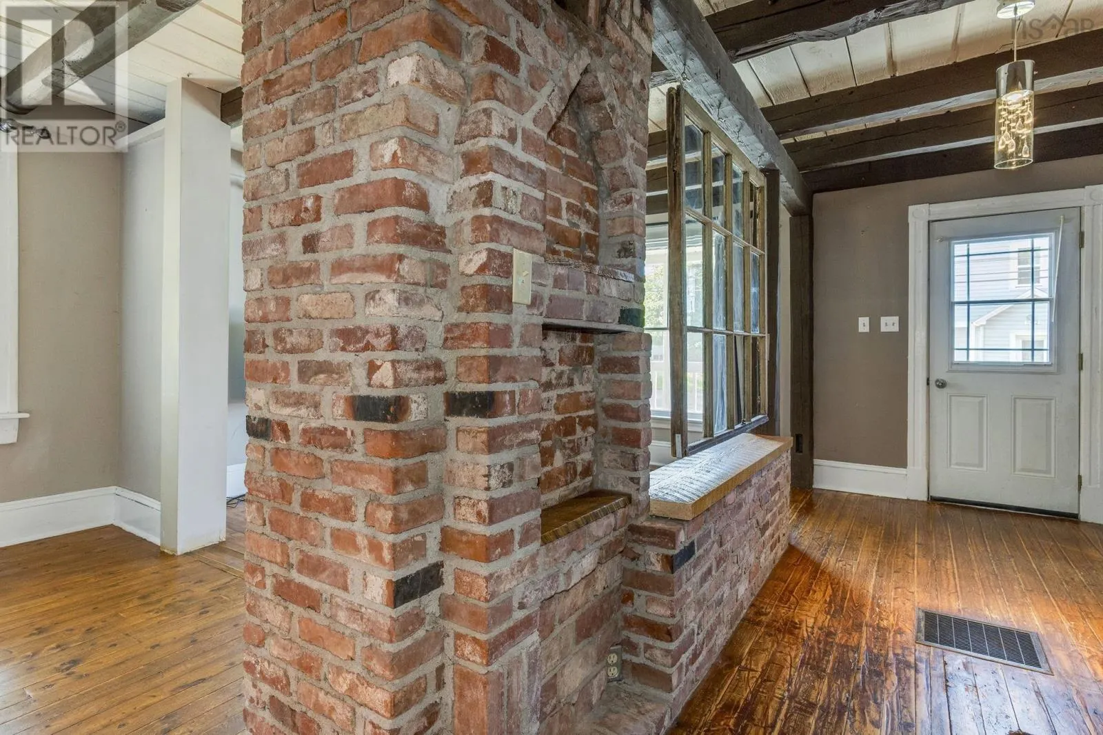 503 Robie Street