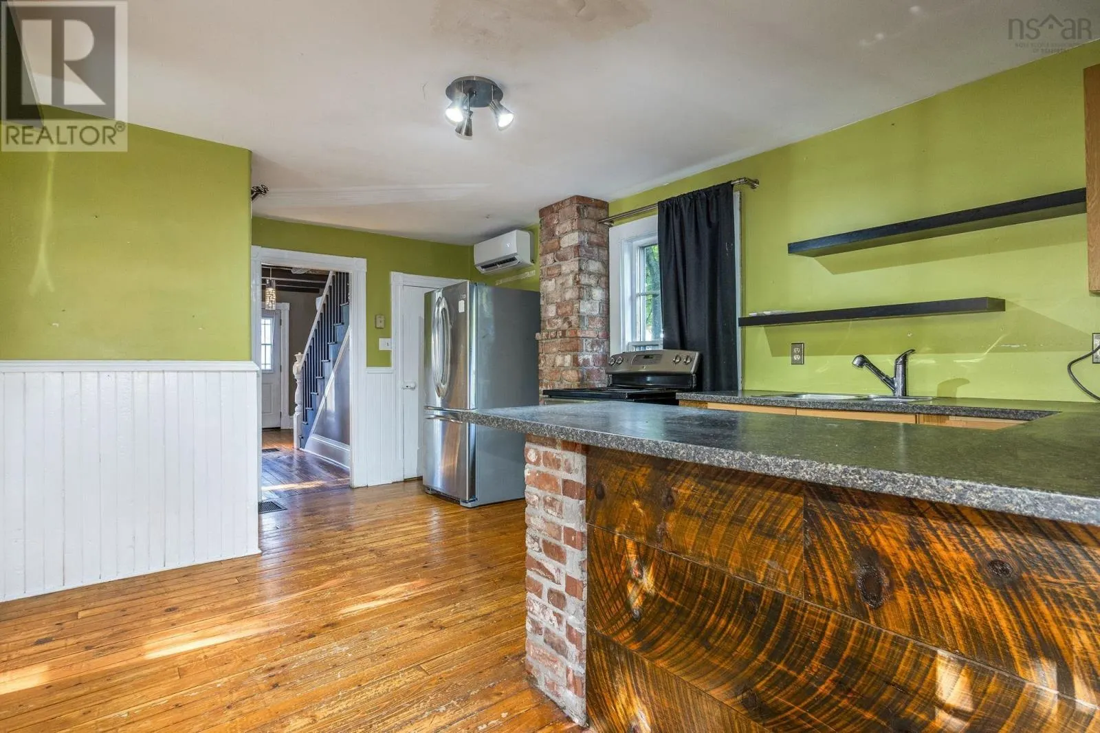503 Robie Street