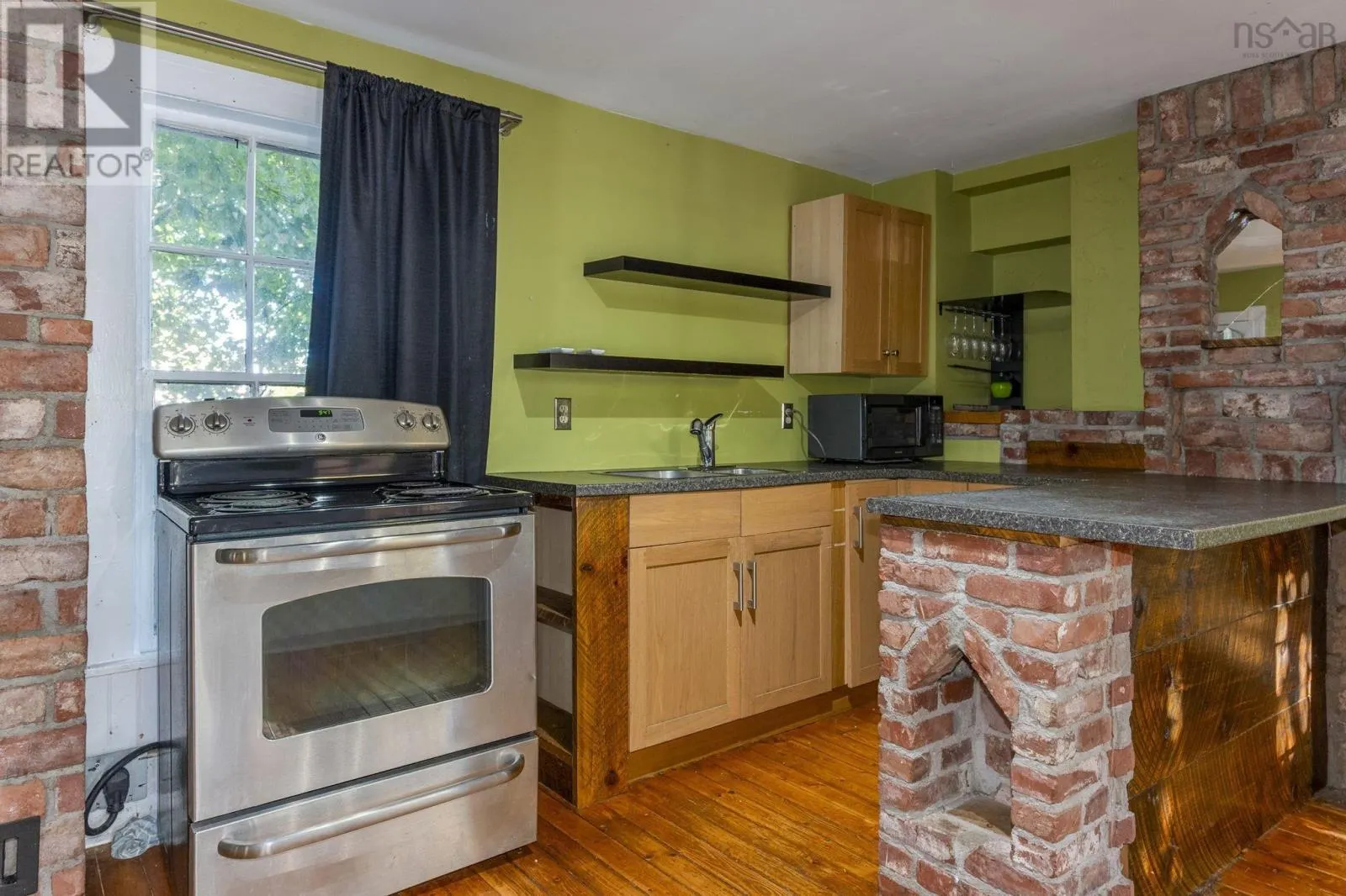 503 Robie Street