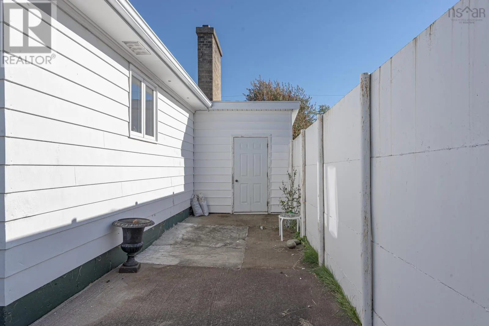 389 Dunbar Avenue