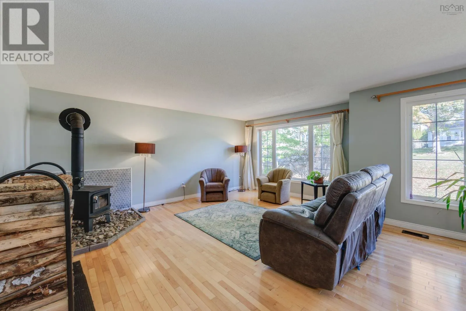 102 Maple Boulevard