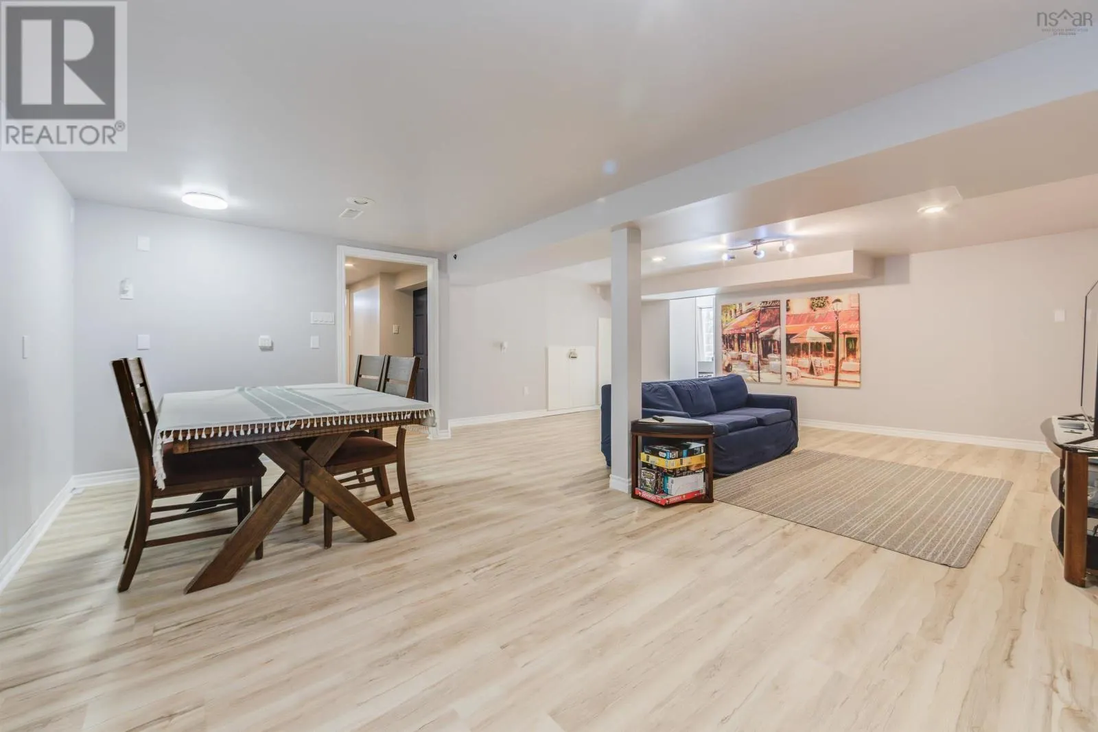 102 Maple Boulevard
