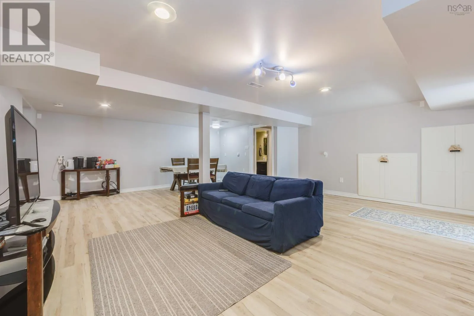 102 Maple Boulevard