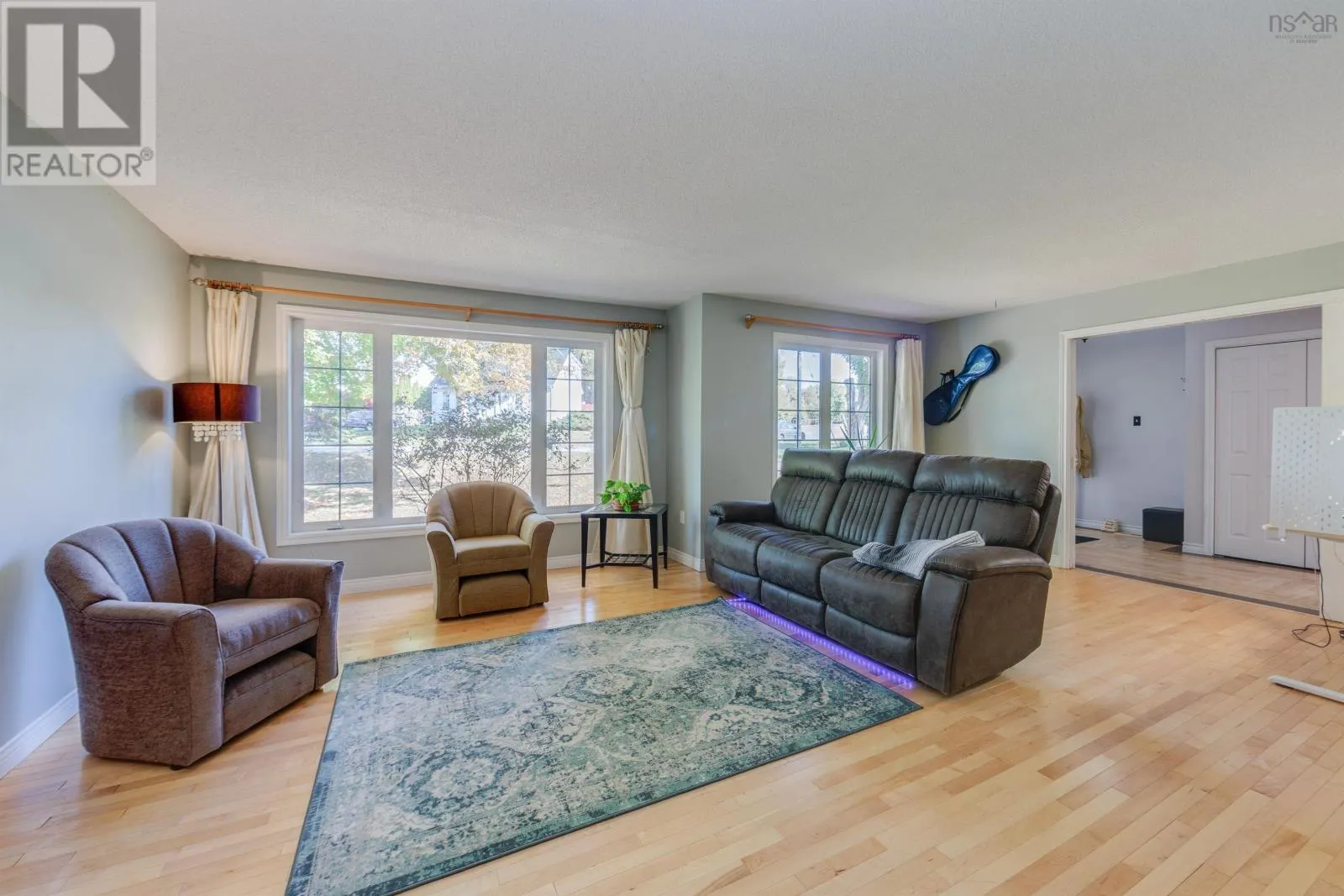 102 Maple Boulevard