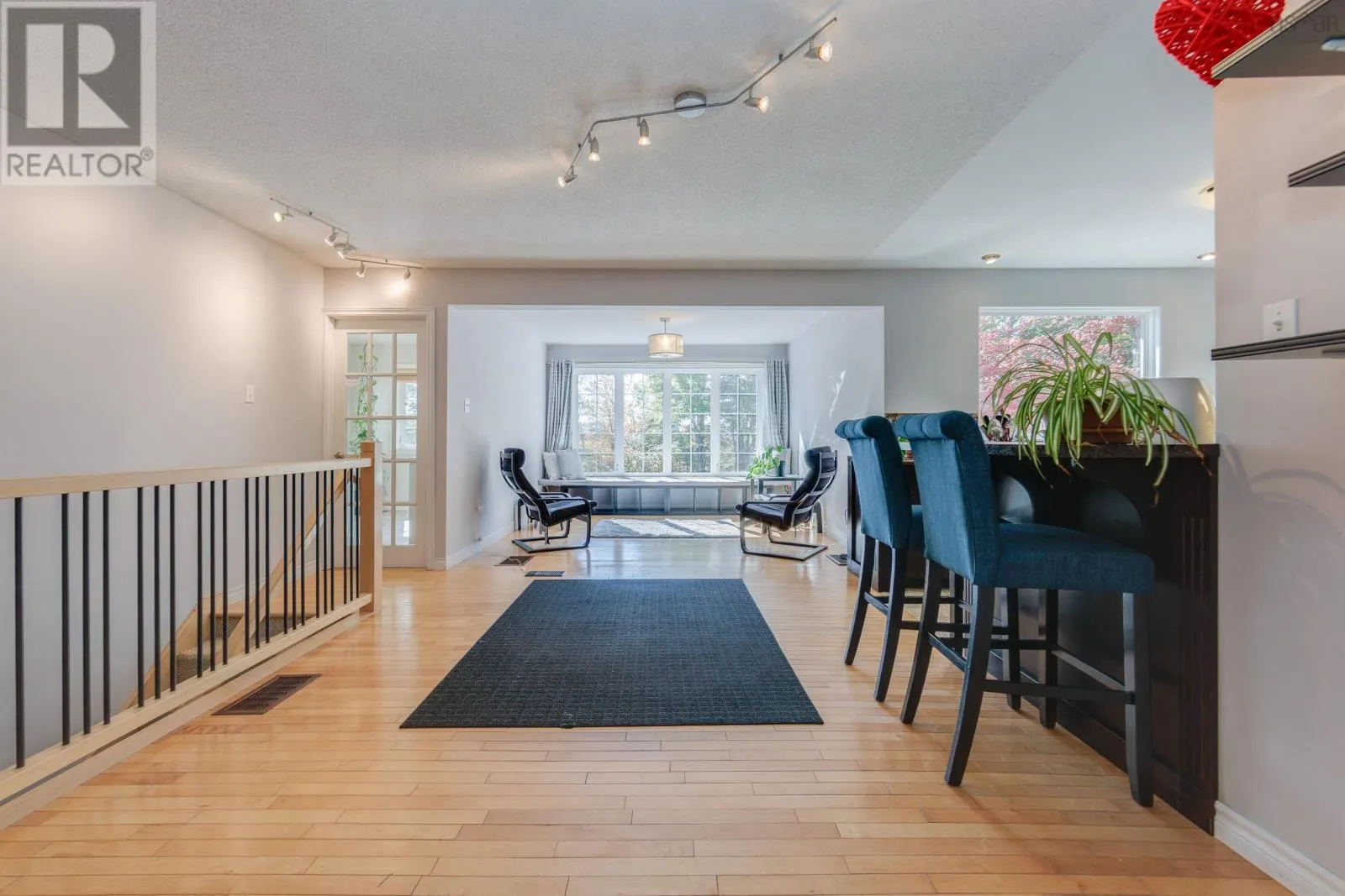102 Maple Boulevard