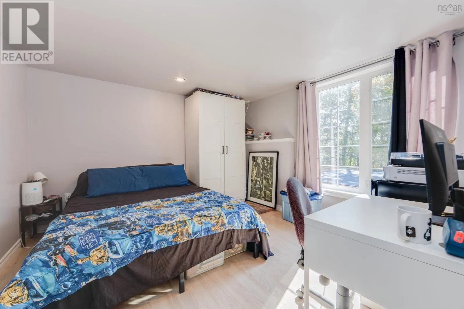 102 Maple Boulevard