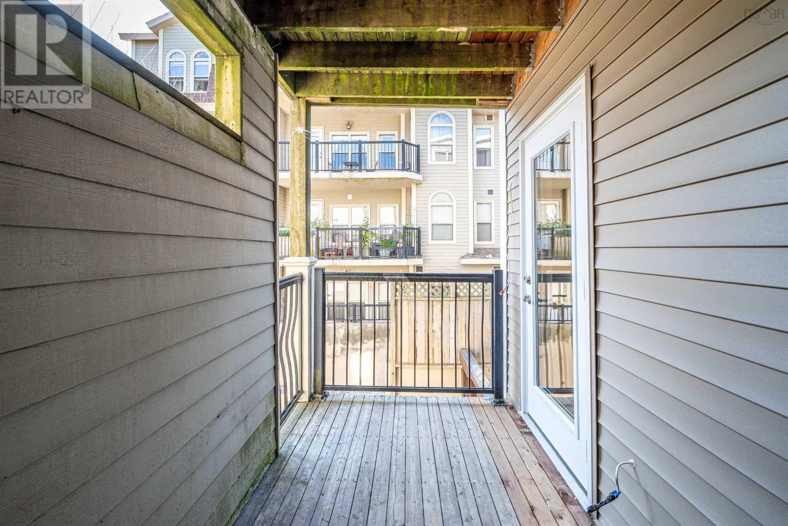 104 5505 Inglis Street