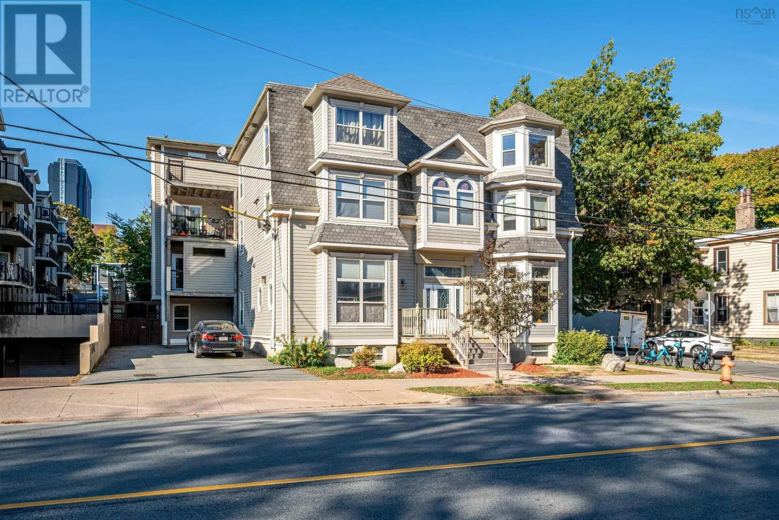 104 5505 Inglis Street