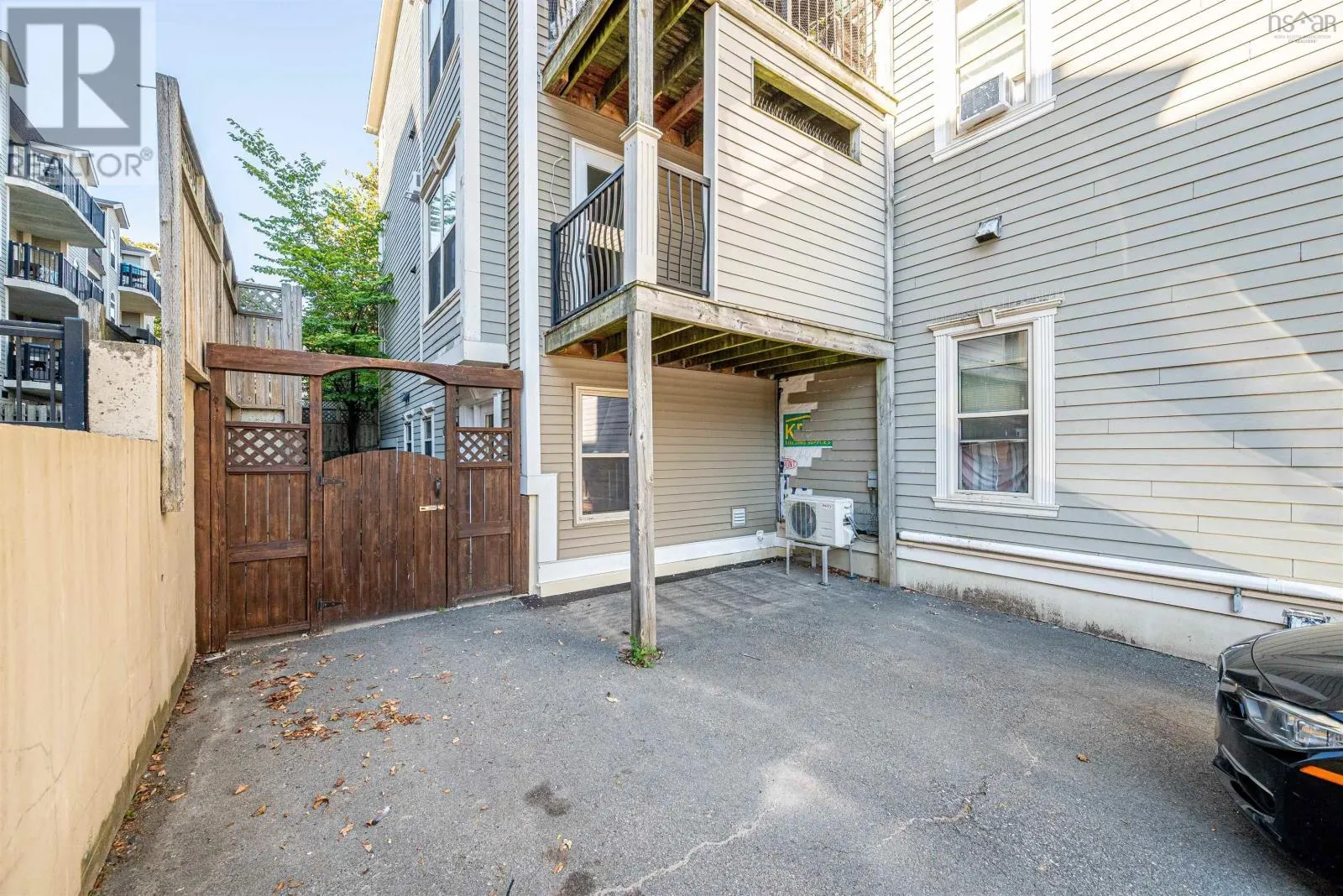 104 5505 Inglis Street