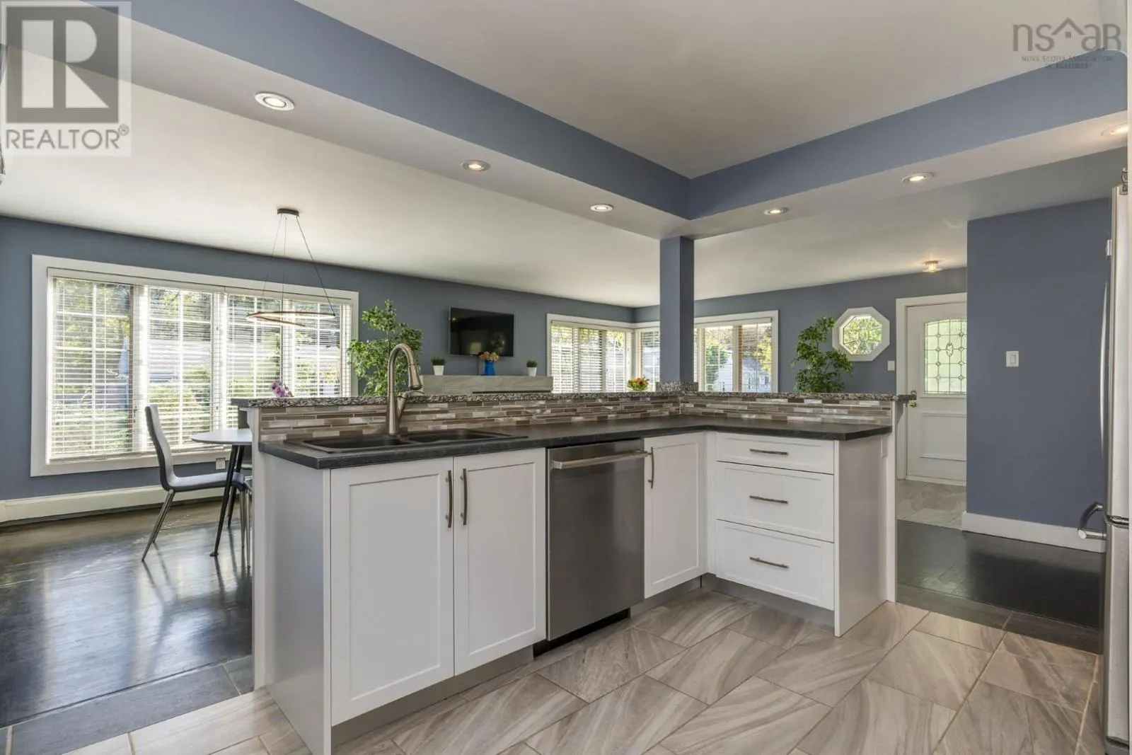 2 Ryland Avenue