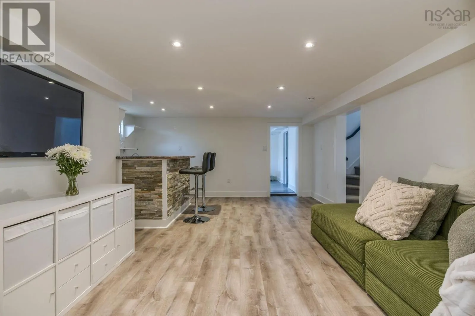 2 Ryland Avenue