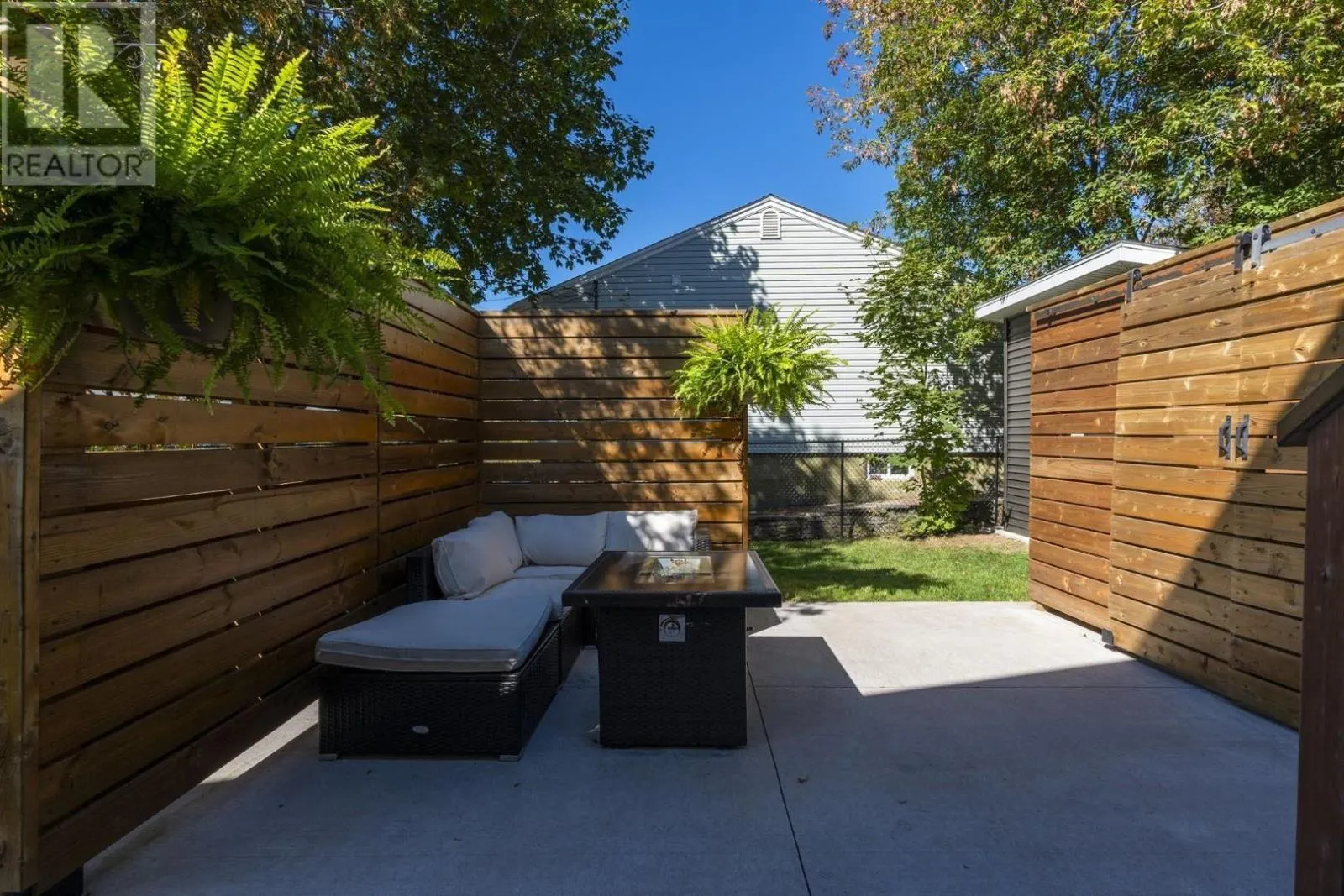 2 Ryland Avenue