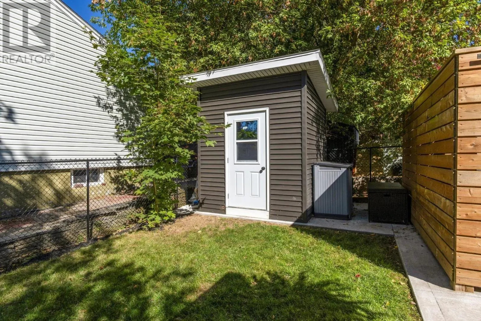 2 Ryland Avenue